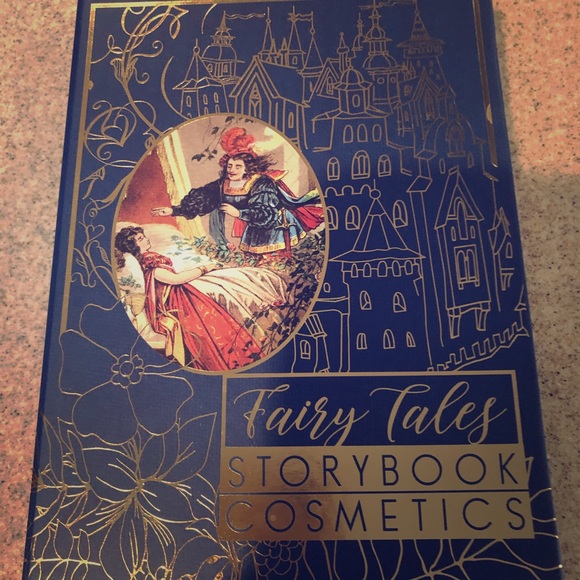 Fairytales storybook cosmetics, little briar Rose. - Picture 2 of 6